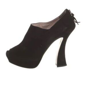 Miu Miu Black and Pink Shoe Set